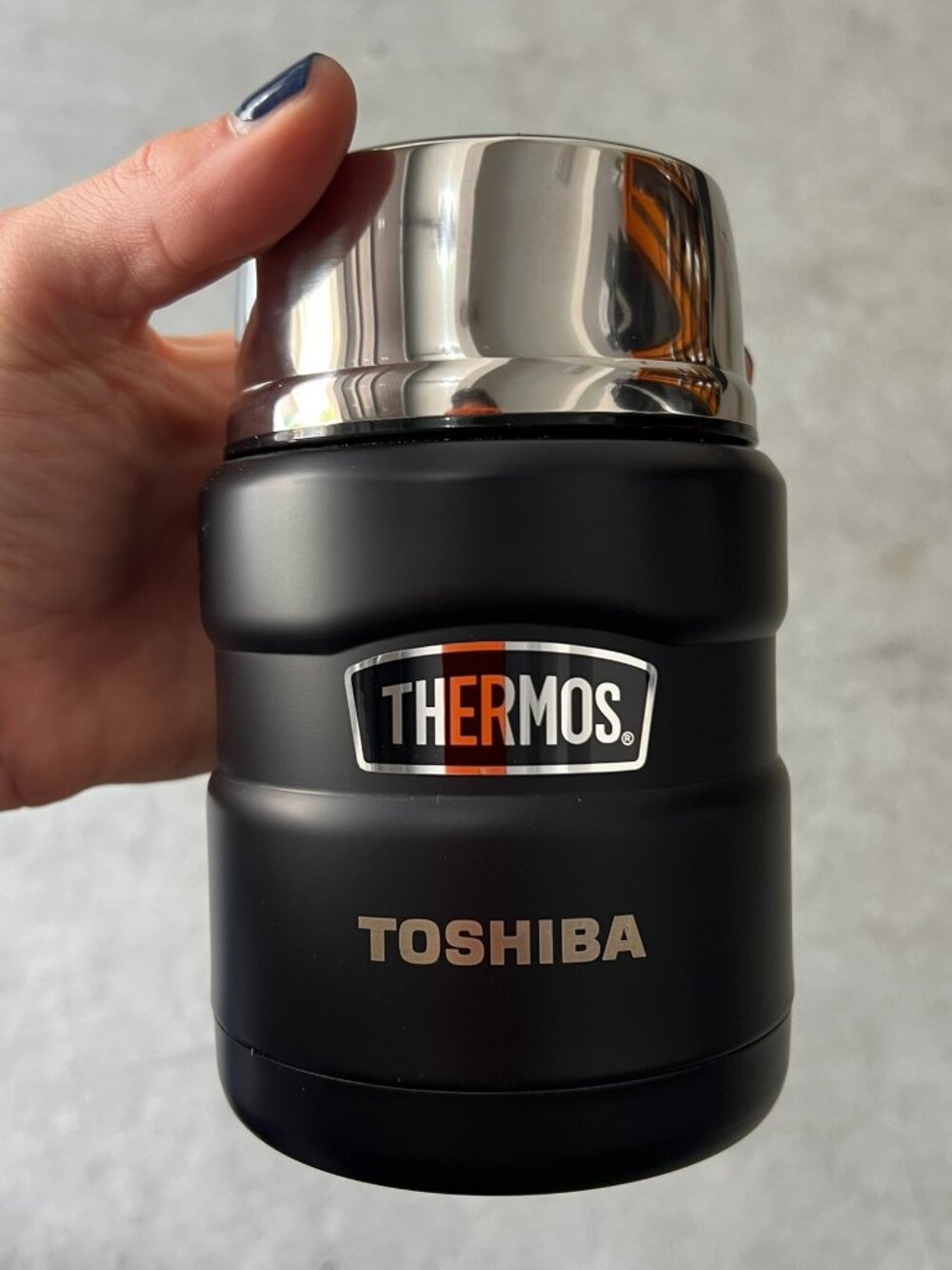 Toshiba Black Stainless King Double-Wall Vacuum Insulated Thermos 16 Oz./0.47 L